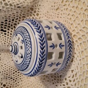 Vintage potpourri incense burner